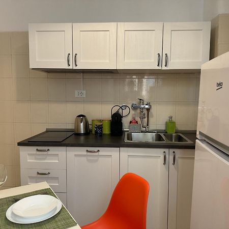 The Best Rent - Spacious One-Bedroom Apartment Near Colosseum Rom Exteriör bild