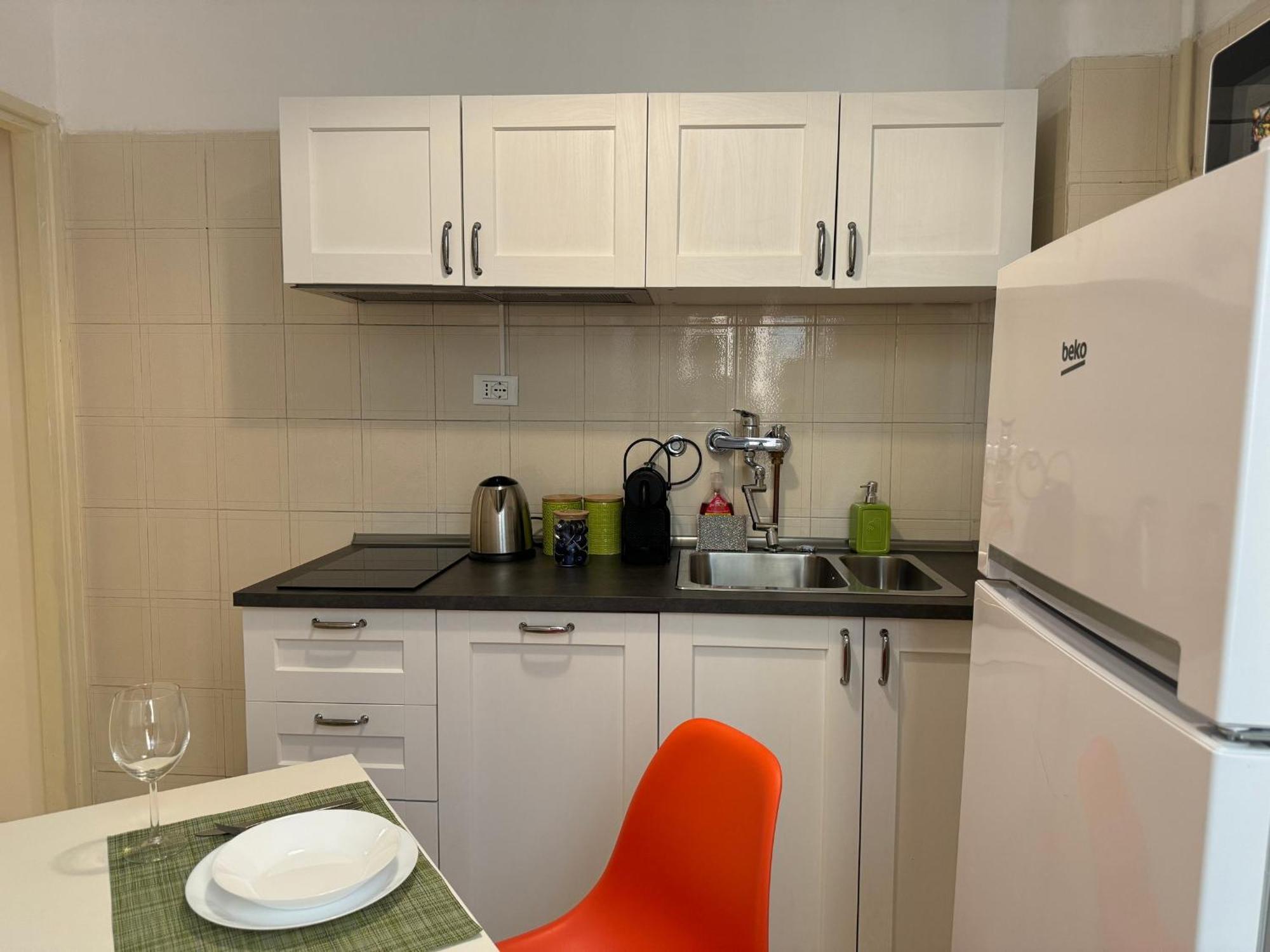 The Best Rent - Spacious One-Bedroom Apartment Near Colosseum Rom Exteriör bild